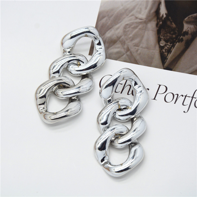 Oversized Sculptural Clear Acrylic Clip-on Earrings Modern Design_voghion.com