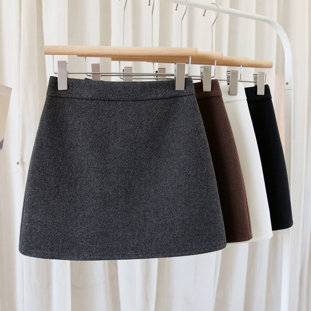 Тонкая юбка-юбка из шерсти шерстяная юбка женская осень-зима короткая юбка 2024 новая юбка с высокой талией бедра юбка юбка коричневый шрифт юбка