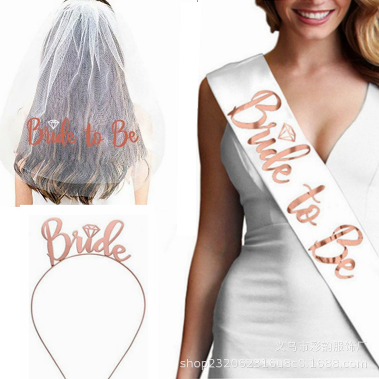 Traje de tres piezas de oro rosa