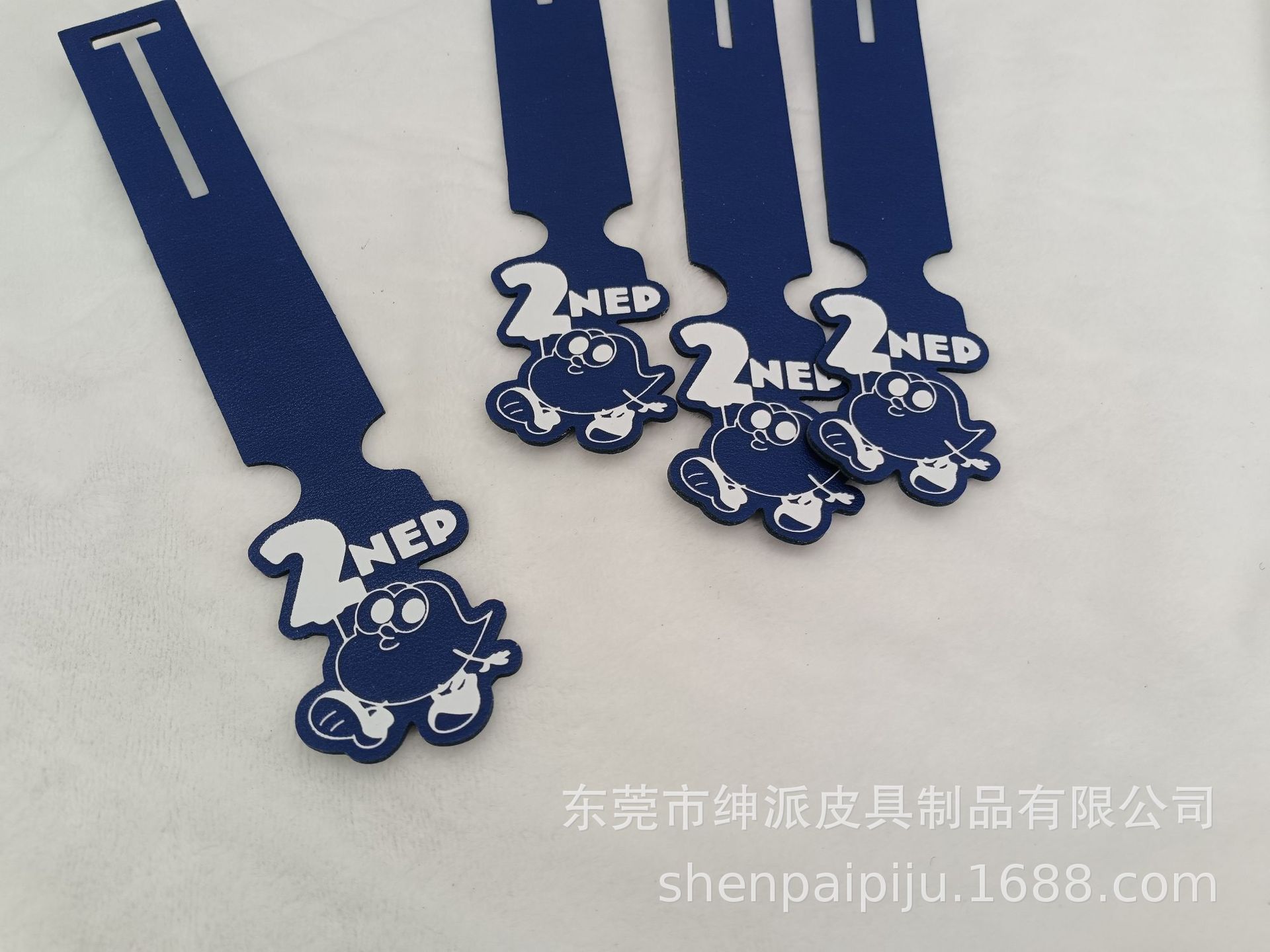 一体式行李牌PU皮 烫白烫金logo定制