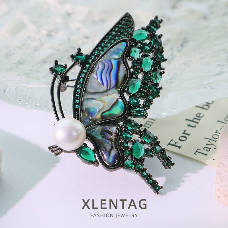 Perlas naturales abollo verde zircon mariposa broche decoración de alta calidad flor de pecho temperamento elegante brazalete versátil
