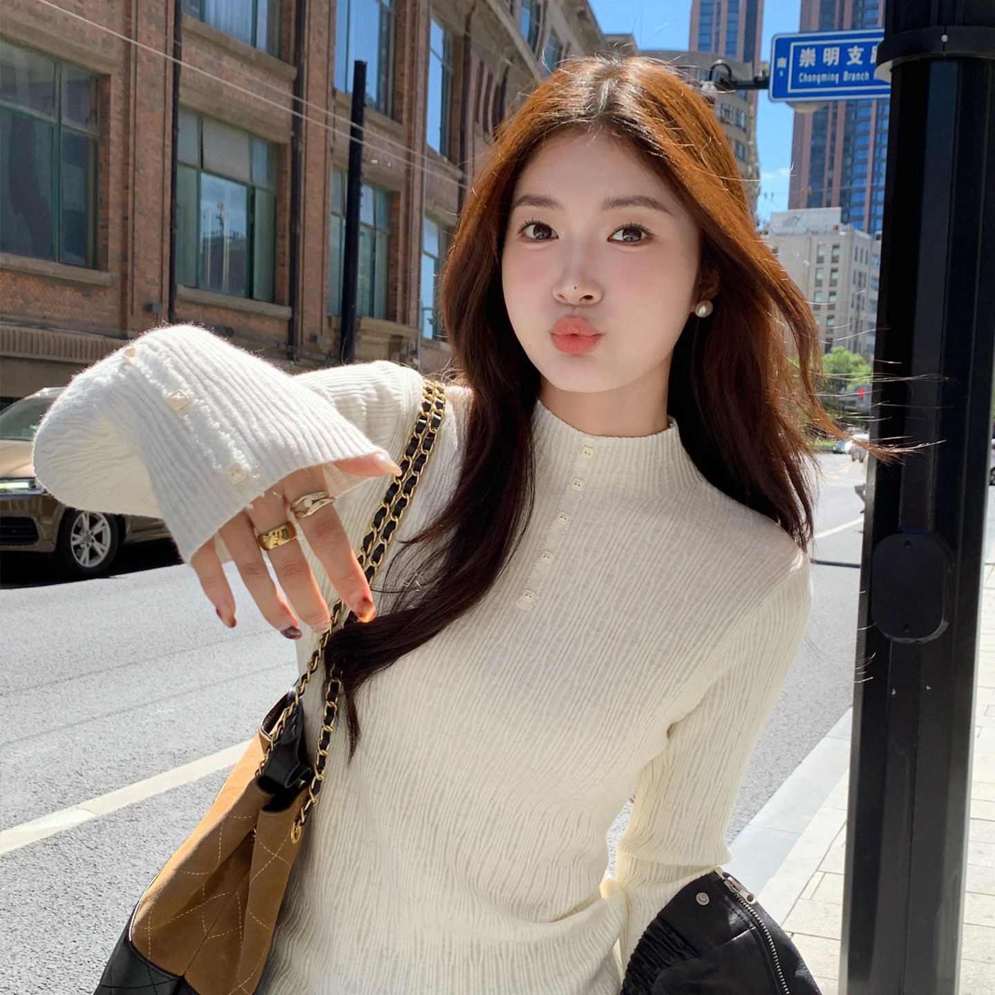 White turtleneck base layer top for women, 2026 new autumn and winter Korean style sweater knit top
