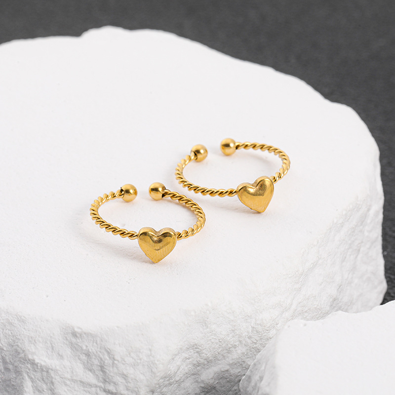 Fashionable ring stainless steel with pigtail heart shaped