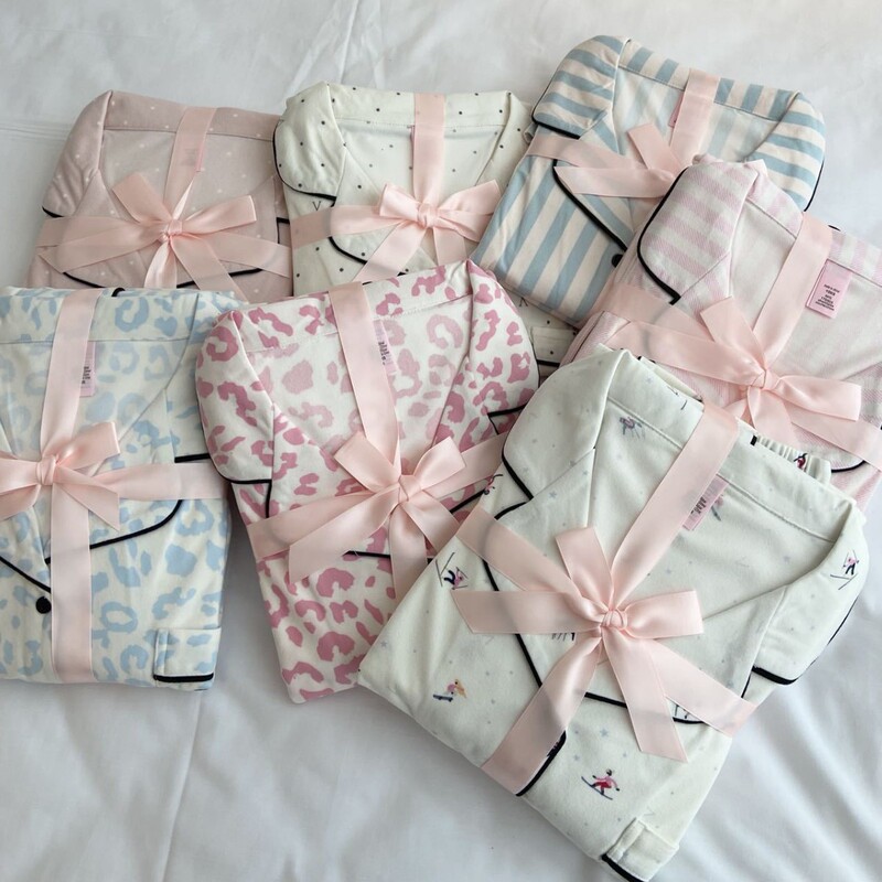 2025 New Autumn and Winter Style Warm, Soft, Waxy, Warm, Light and Comfortable, Skin-Friendly Brushed Treatment, Anti-Static Home Wear Pajamas for Women