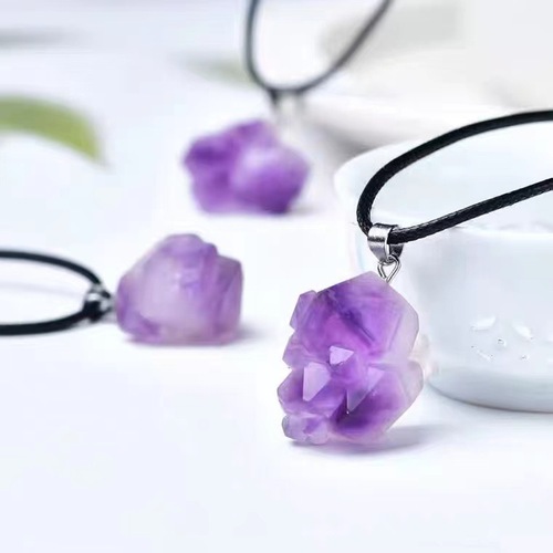 Rongjing Jewelry Natural Amethyst Raw Stone Pendant Mineral Crystal Amethyst Gravel Necklace Exclusively Available for Street Stalls Manufacturer