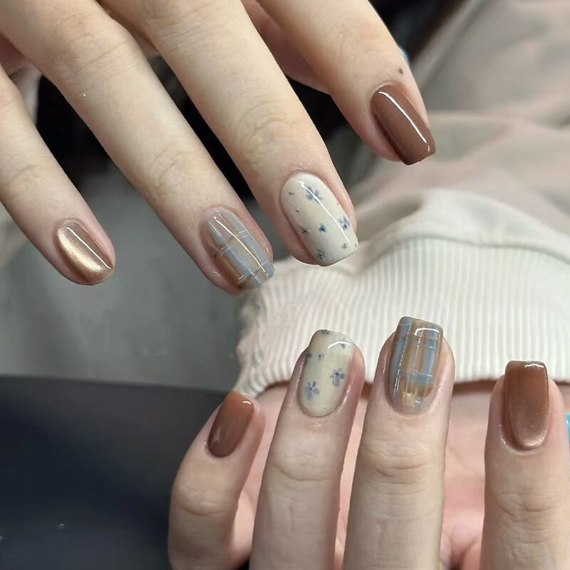 Autumn Korean-Style Floral Atmosphere Ultra-Short Ladder Wear Nails Brown Plaid Ins Nail Stickers Xiaohongshu Hot Item