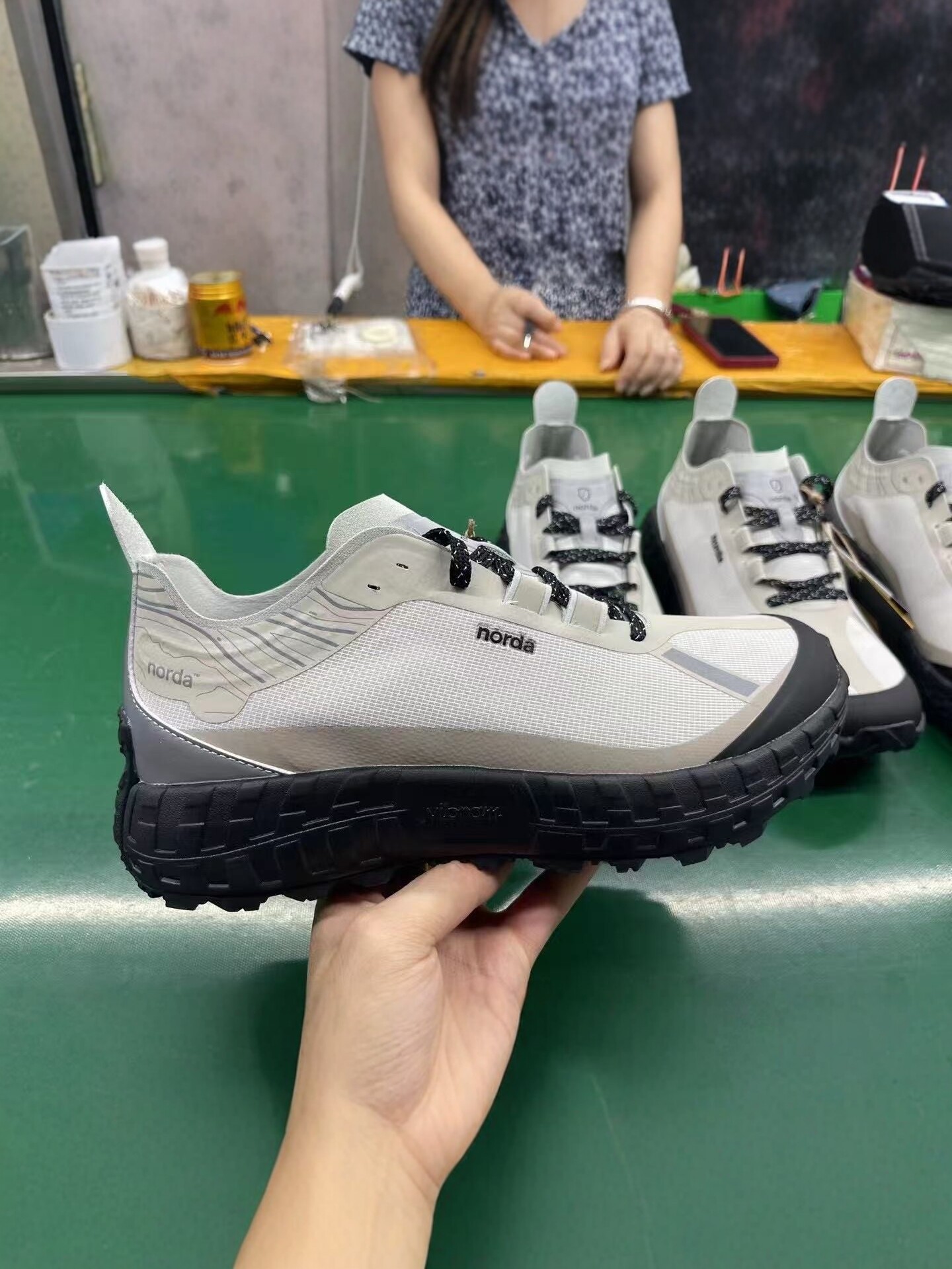 Norda 001 zapatos de montaña para hombres y mujeres, zapatos de carrera bajos, zapatos de senderismo