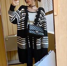 波浪条纹毛衣黑白撞色开衫宽松中长款针织衫连帽大外套女慵懒风