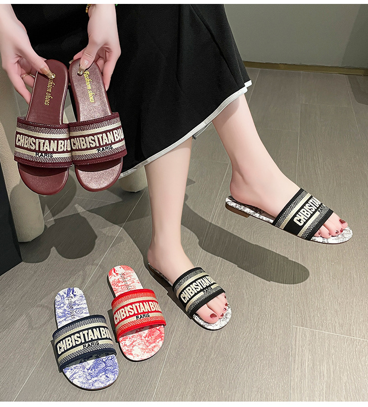 Internet Berühmte Hausschuhe Damen Sommer, Super Hot Im Jahr 2024, Neue Mode Für Den Außenbereich, Ins Trendy Beach Anti Slip One_voghion.com