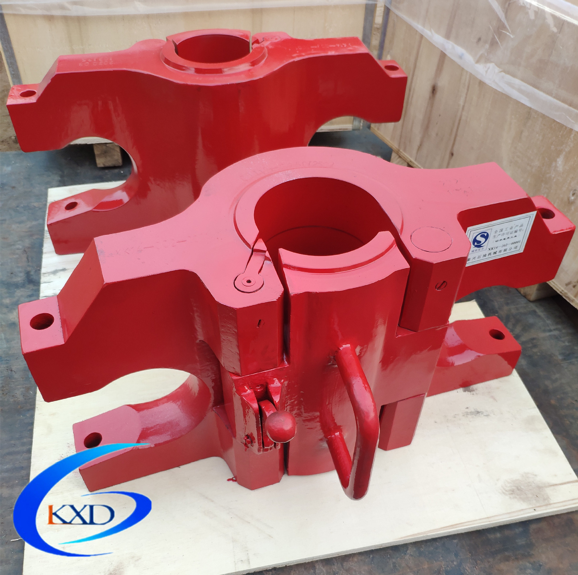 出售孔径82mm钻杆吊卡 CD侧开活门吊卡150吨