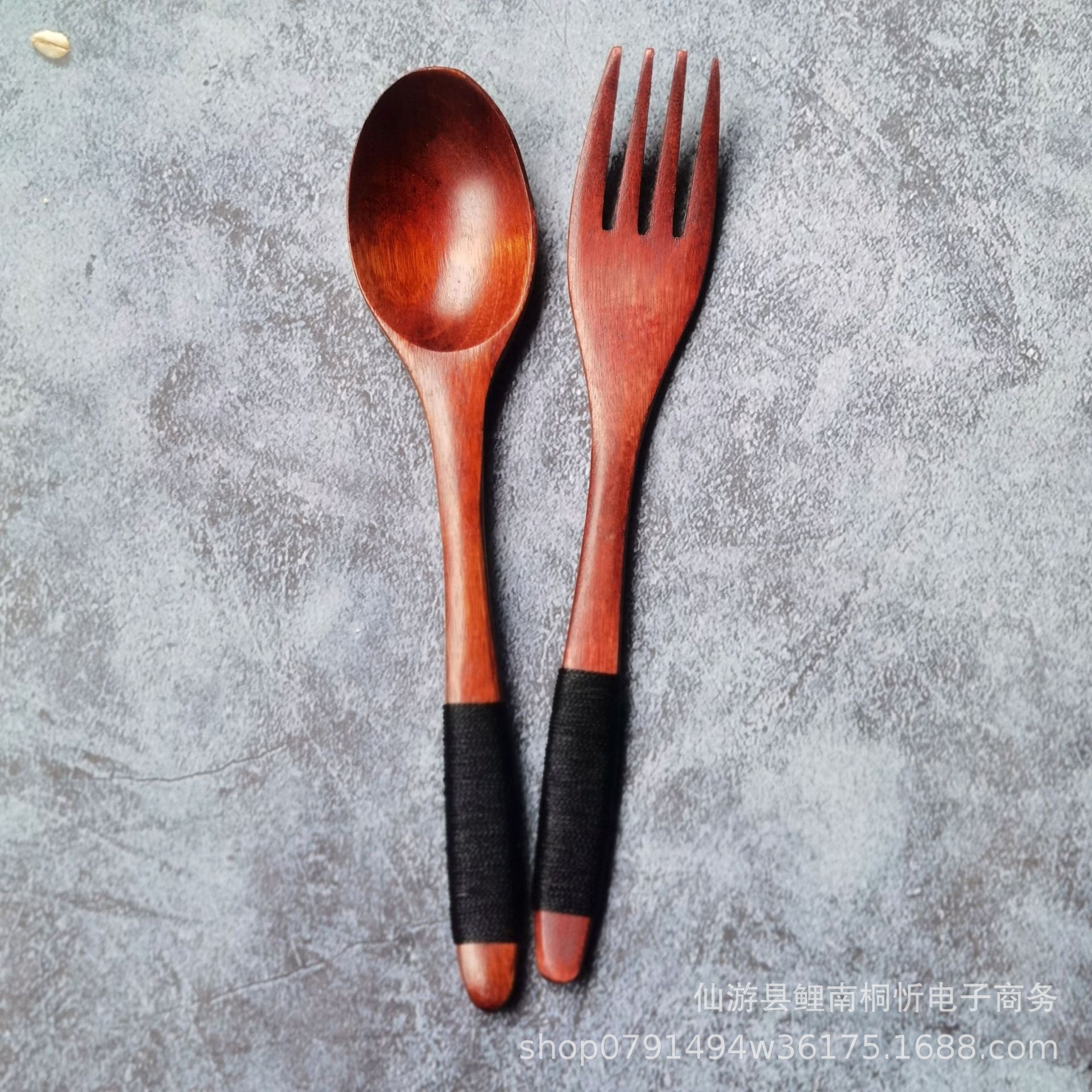 피비 논웨이브 핸들 스푼과 포크 블랙 라인