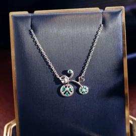 戒指;宝石工艺品;K金手饰