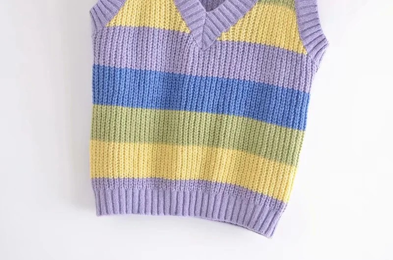 V-Neck Striped Knit Vest NSHS66350