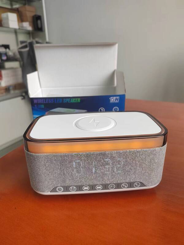 新型ホワイトノイズbluetoothスピーカー無線充電デジタル時計目覚まし時計三合一無線充電雰囲気ランプ音響|undefined