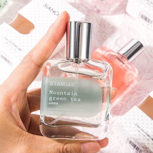 fresh perfume strongly flavoured with a light fragrance