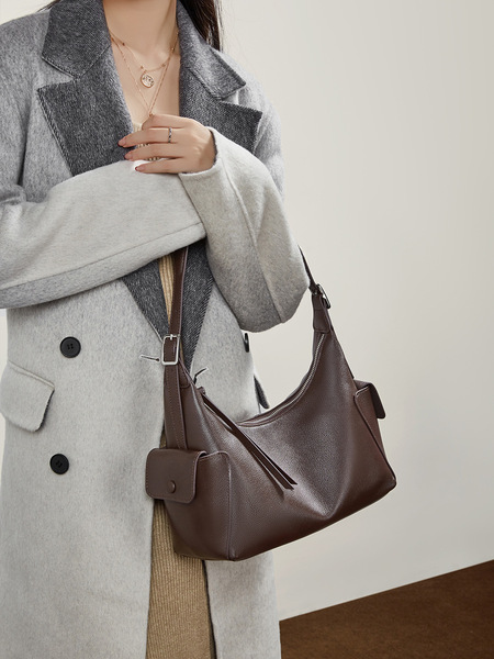 Leather capacious one-shoulder bag one shoulder for leisure