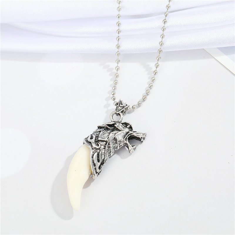 European And American Punk Necklace Wolf Tooth Necklace Dog Tooth Pendant display picture 4