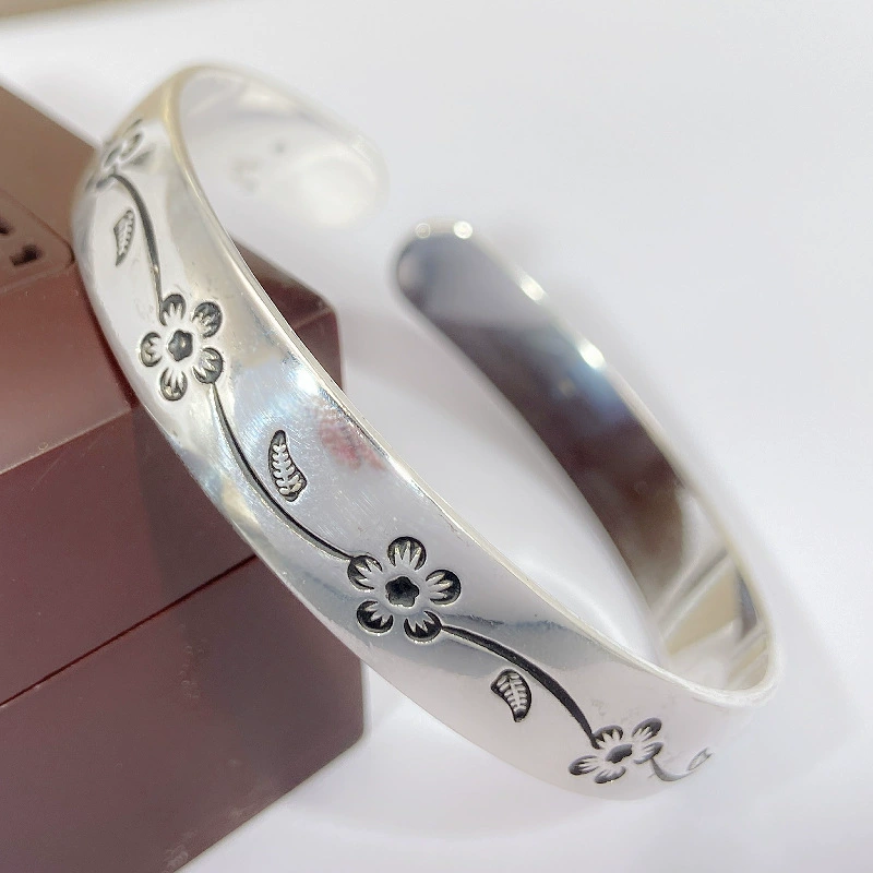 Fashionable retro bracelet, flowered