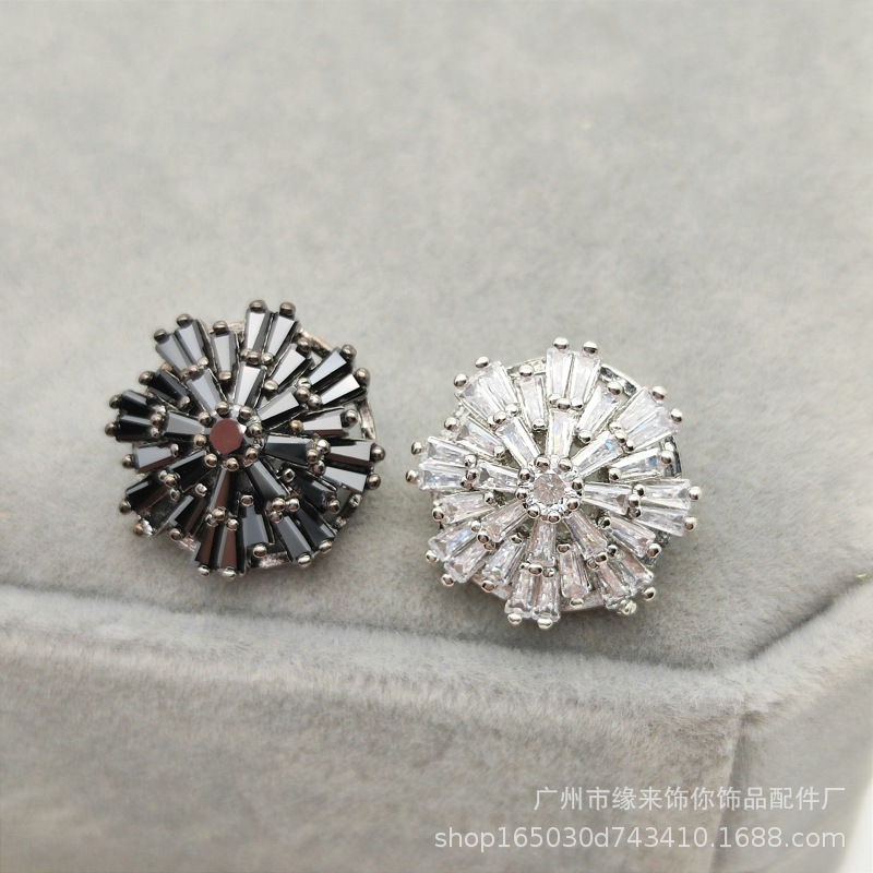 Copper accessory with zircon