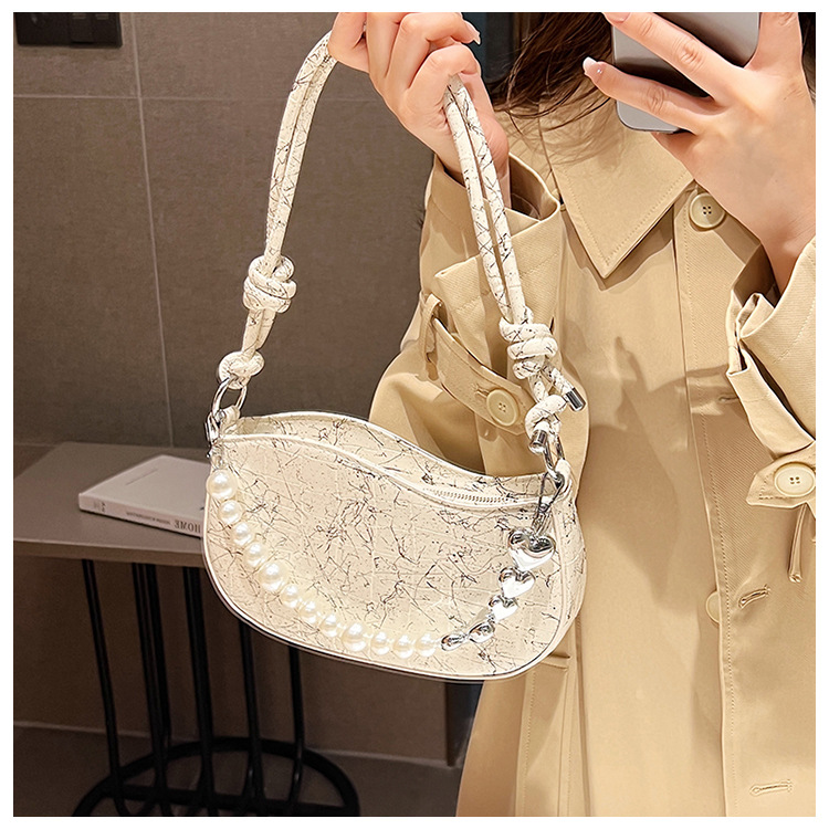 French chain armpit bag, women's high-end sense, niche trendy fashion handbag, western-style crescent bag_voghion.com