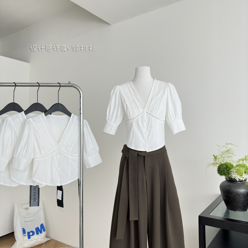 Jasmine White Off-White V-Neck Shirt for Women 2025 Summer New Design Slim Short Top