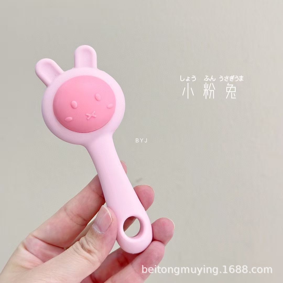 Tecla para bebés palillos de dientes para bebés juguetes de campana de mano conejo oso mordida de silicona puede ser hervida para calmar la pequeña edad