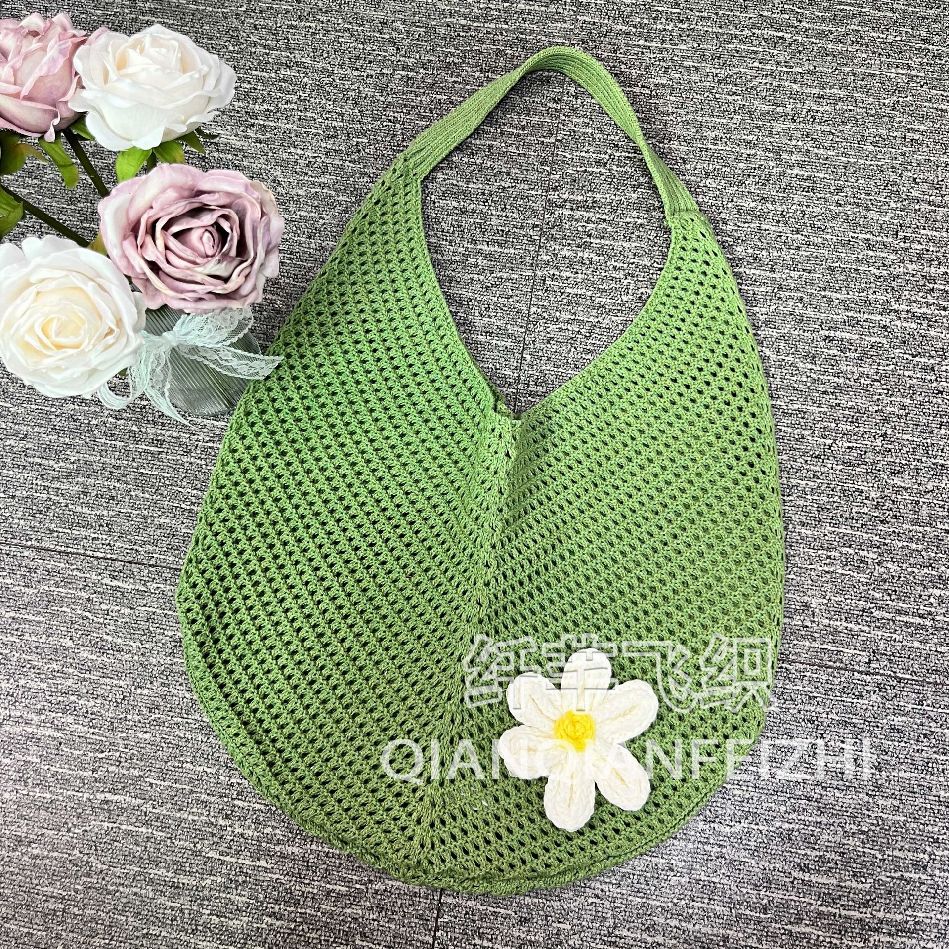 【작은 꽃이 있음】과일 녹색