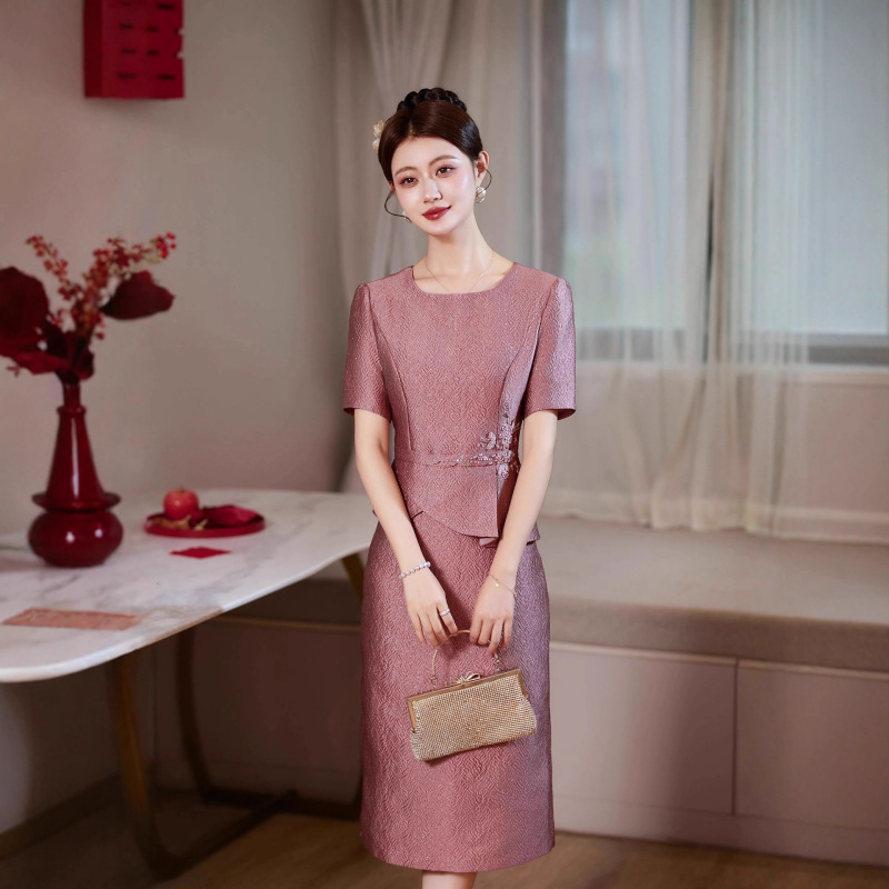 Elegant and Stylish Sequin Cheongsam for Weddings and Banquets, New Plus-Size Wedding Dress for Mothers