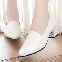 四季单鞋工作鞋中老年妈妈鞋女软皮软底舒适皮鞋春秋款中跟女鞋子