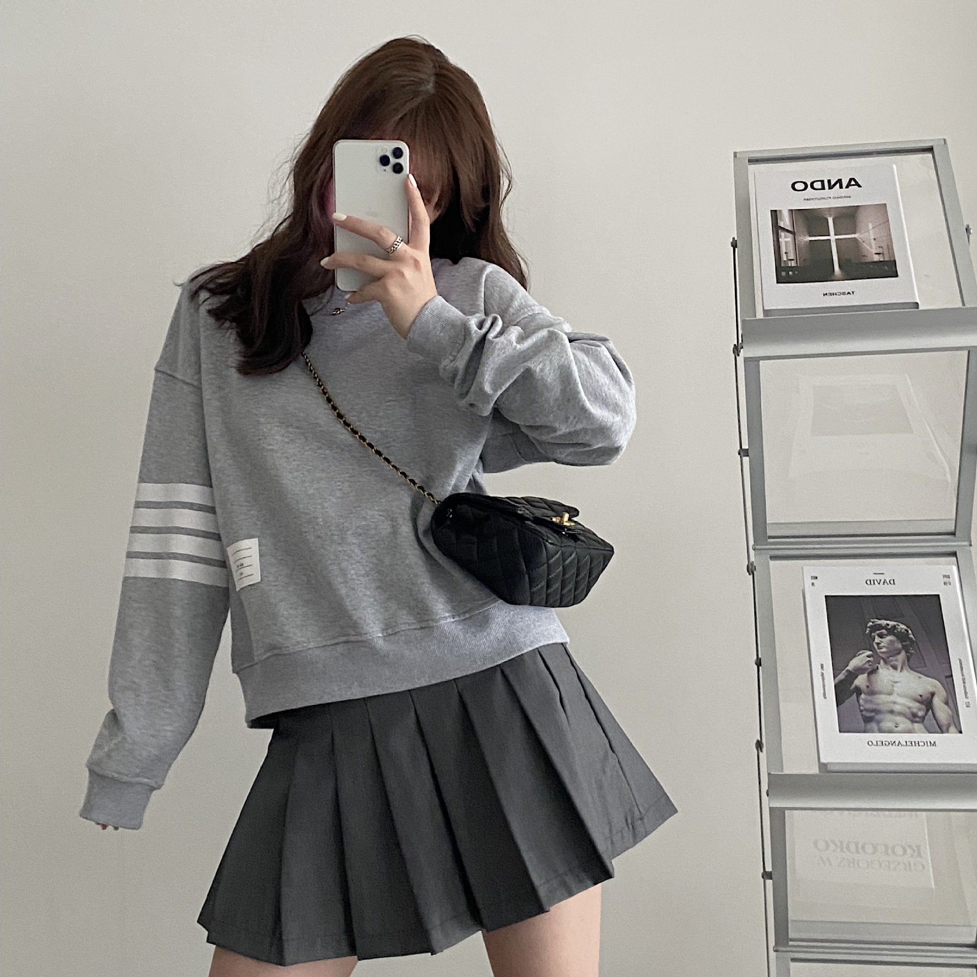 Base sweatshirt for men and women for leisure