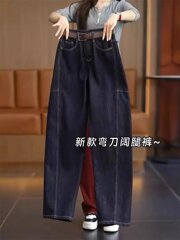 ジーパンの女性のまっすぐな筒はゆったりしています。