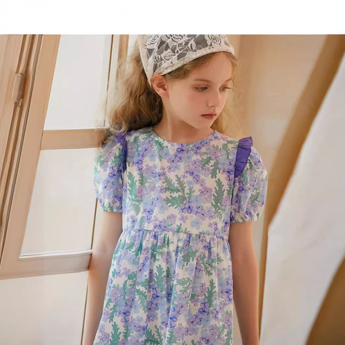 Summer dresses for girls, new items, featuring bubble sleeves, color-blocking, mulberry edges, sweet styles for middle to large children, with floral patterns.