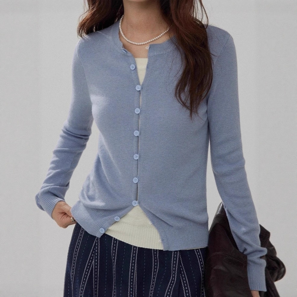 Slim-Fit Knitted 2025 Autumn New Sweater Women's Niche Top Fake Two-Piece Slimming Design Wool-Like Other