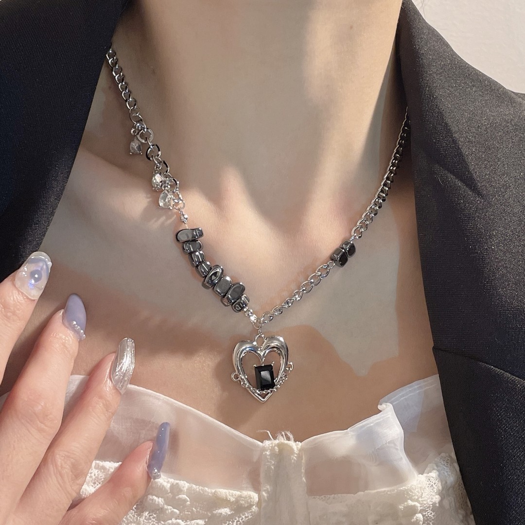 Retro Heart Shape Titanium Steel Plating Pendant Necklace 1 Piece