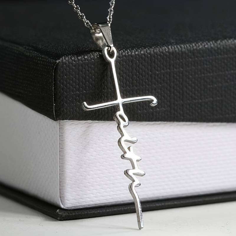 Cross Pendant Necklace in Silver