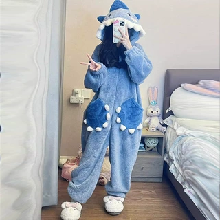 秋冬季法兰绒连体睡衣女家居服加厚鲨鱼连帽长毛绒保暖卡通套装
