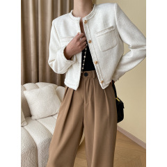 シナン テクスチャード加工の小さな金ボタン 秋冬定番の箱型フリンジ付きローエッジショルダーフェイスコート SN3995