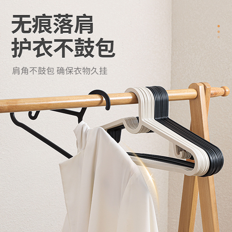ハンガーの家庭用服の支えは服の棚を干します。|undefined