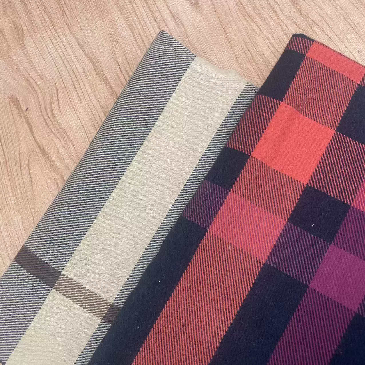 21c*16t/c  246g 涤棉色织单面绒厚面料 秋冬磨毛梭织布 厂家直供