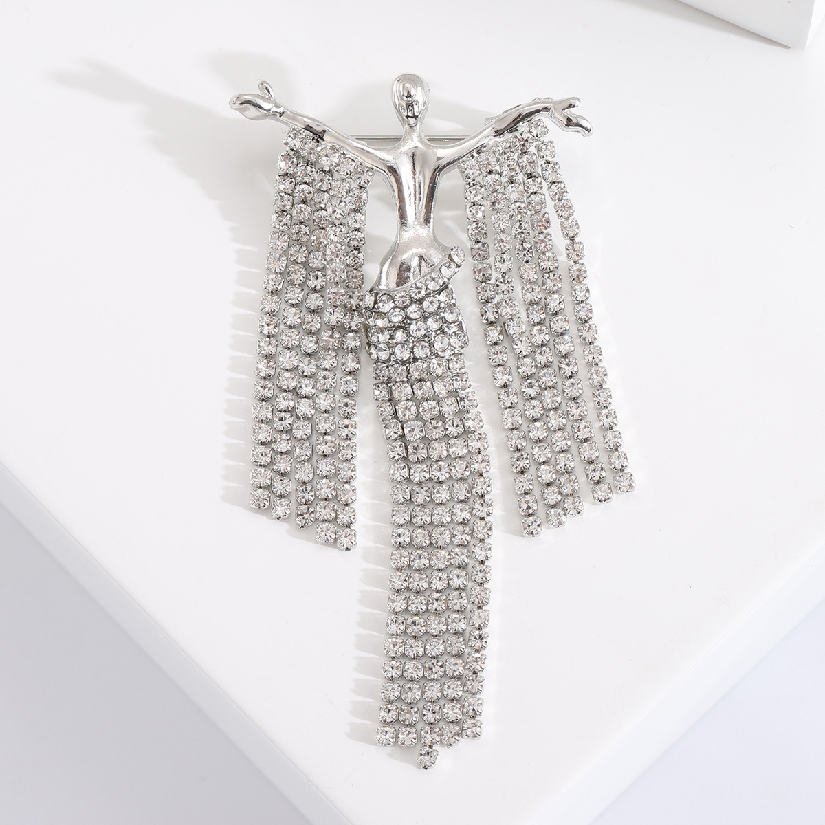 Women's Gender Elegant Lady Streetwear Pin Human Geometric Tassel Alloy Rhinestones Women's Brooches