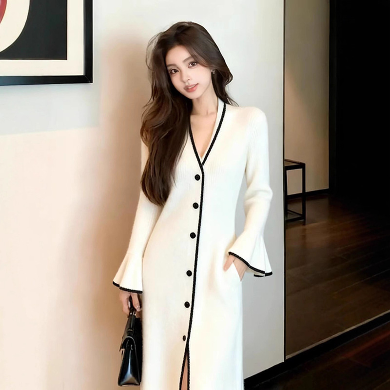 Skirt for Attending Important Occasions, Light and Sophisticated French Style, High-End Waist-Cinching White Knitted Long-Sleeved Dress for Autumn Skirt for Attending Important Occasions, Light and Sophisticated French Style, High-End Waist-Cinching White Knitted Long-Sleeved Dress for Autumn