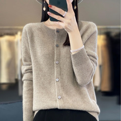 一線の既製服の純ウールのニットカーディガンの女性秋冬の丸首のゆったりした長袖のセーターの上着の純色の外掛け