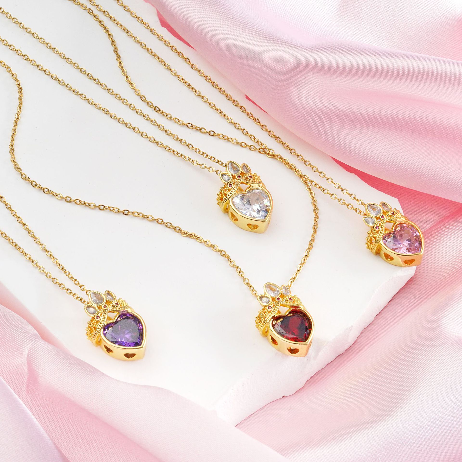 Titanium steel necklace women cross-border AliExpress explosion love crown pendant niche design personality Joker accessories wholesale