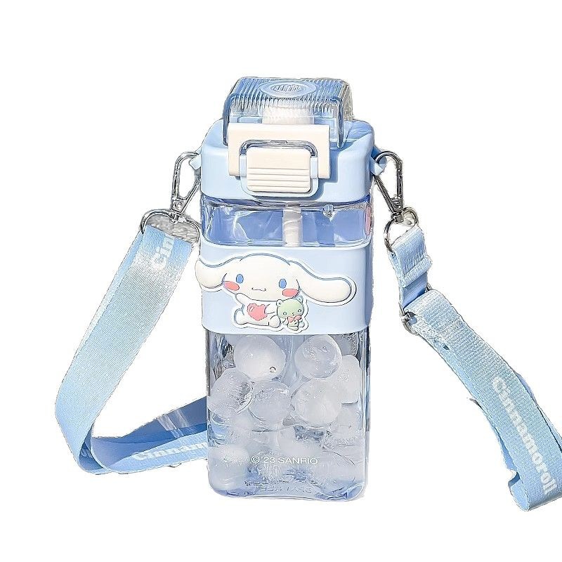 Taza de agua para niños Sanrio - Para verano y niñas, nueva 2025, botella de agua para escuela, primaria y jardín de infantes, con correa de mensajero