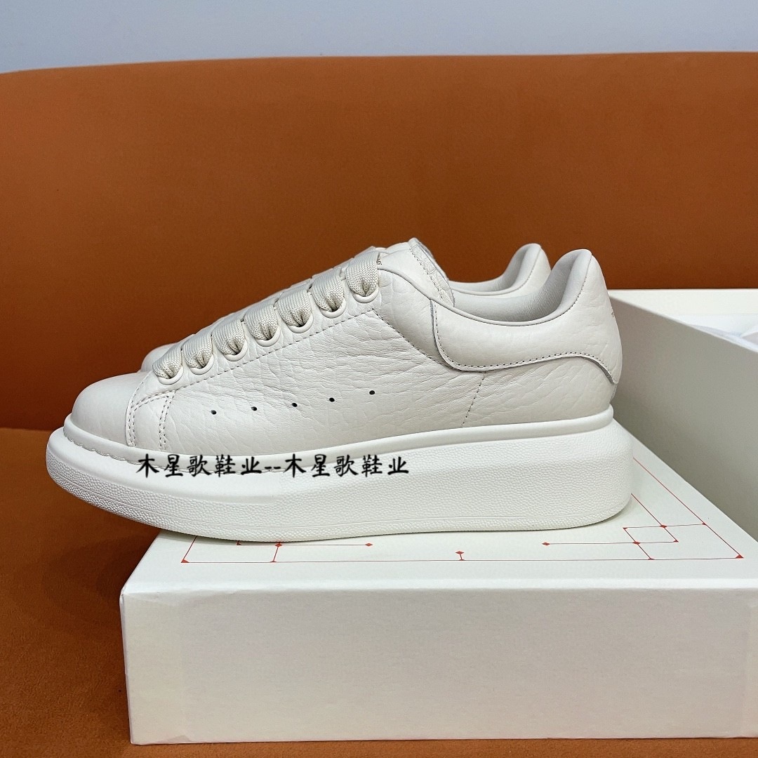 Fashionable leather casual white sneakers platform, cowhide, height increasing