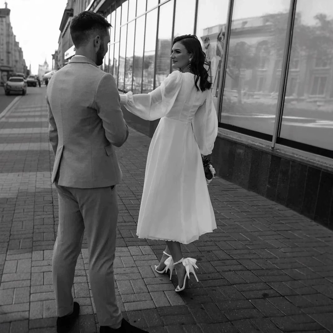Платье вечернее белое с длинными рукавами, бретелька, европейский стиль, V-образный вырез, осень
