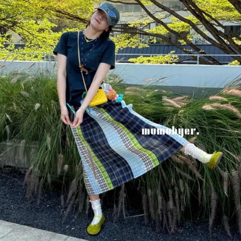Miyake Pleated Design Plaid Patchwork Skirt for Women, High-Waisted, Slimming, Striped, Color-Blocking, Mid-Length, Versatile Skirt Miyake Pleated Design Plaid Patchwork Skirt for Women, High-Waisted, Slimming, Striped, Color-Blocking, Mid-Length, Versatile Skirt
