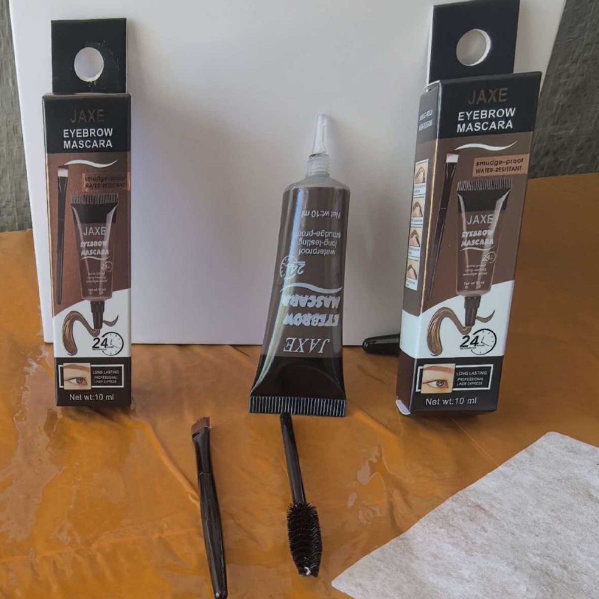 Cross-border exclusive supply of all-English hot-selling eyebrow gel, non-smudging, long-lasting liquid eyebrow tint with brush