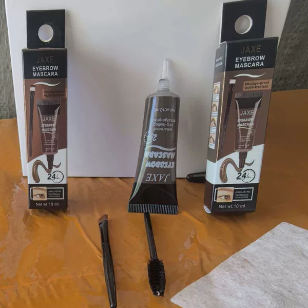 Cross-border exclusive supply of all-English hot-selling eyebrow gel, non-smudging, long-lasting liquid eyebrow tint with brush