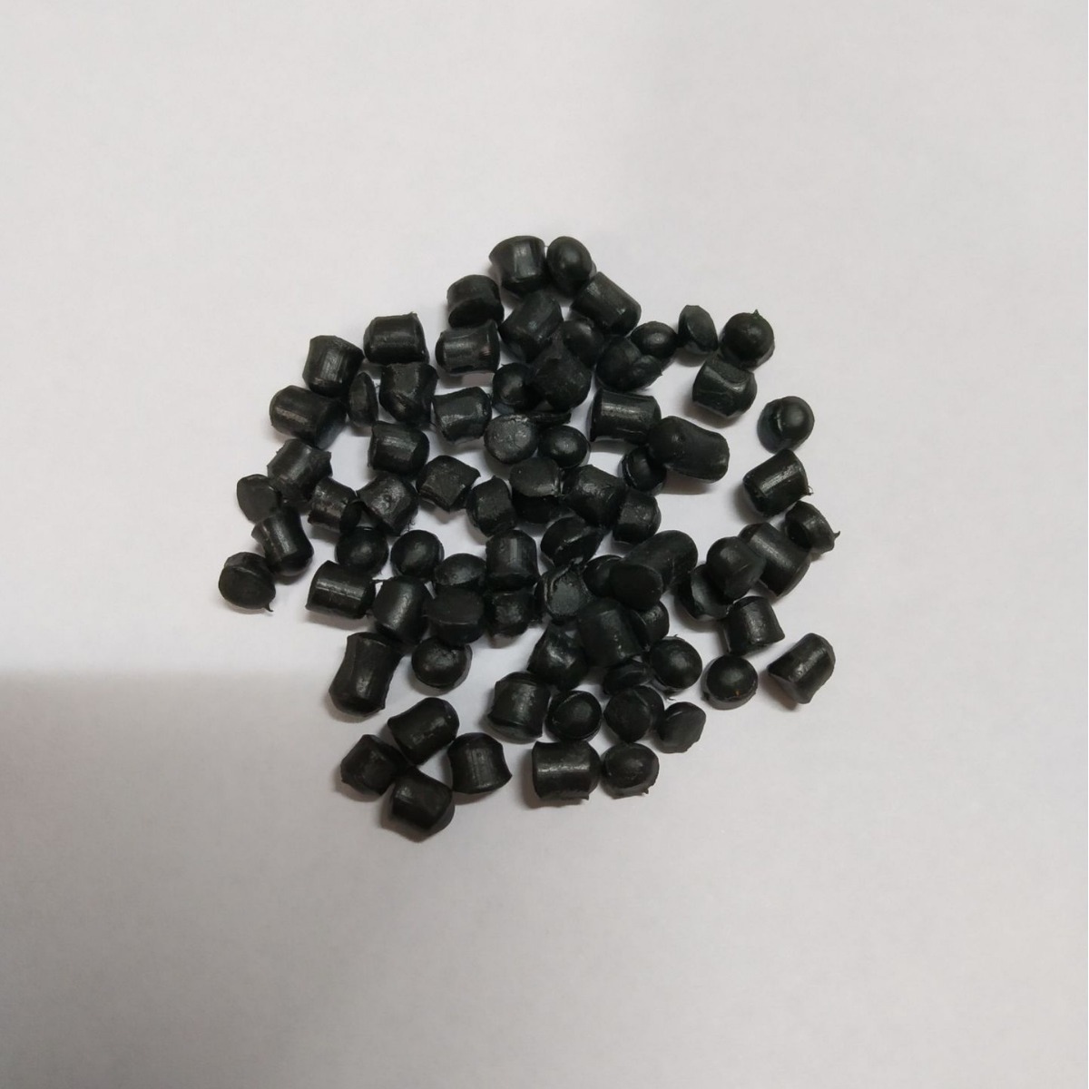 供应PVC中被料 中层料，电源线电子线用